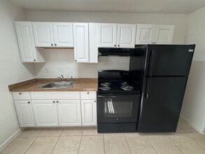 5814 Taylor St Hollywood, FL 33021 in Hollywood, FL - Building Photo - Building Photo