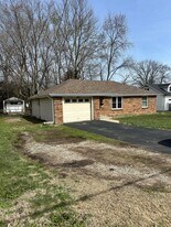 413 W Elm St in Republic, MO - Building Photo