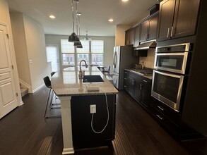 2948 Glenbar Cir in Rochester Hills, MI - Building Photo - Building Photo