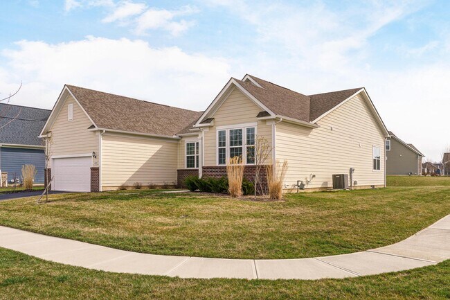 8139 Wolf Path Dr in Powell, OH - Building Photo - Building Photo