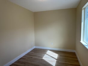 237 Brucker Rd W in Oxnard, CA - Building Photo - Building Photo
