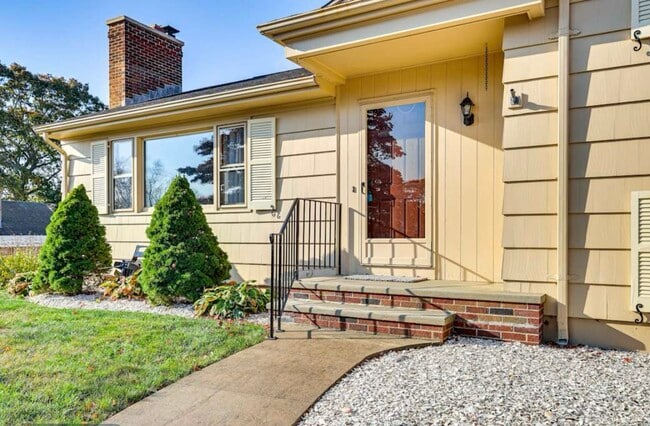 10 Lanyard Ln in Waterford, CT - Foto de edificio - Building Photo