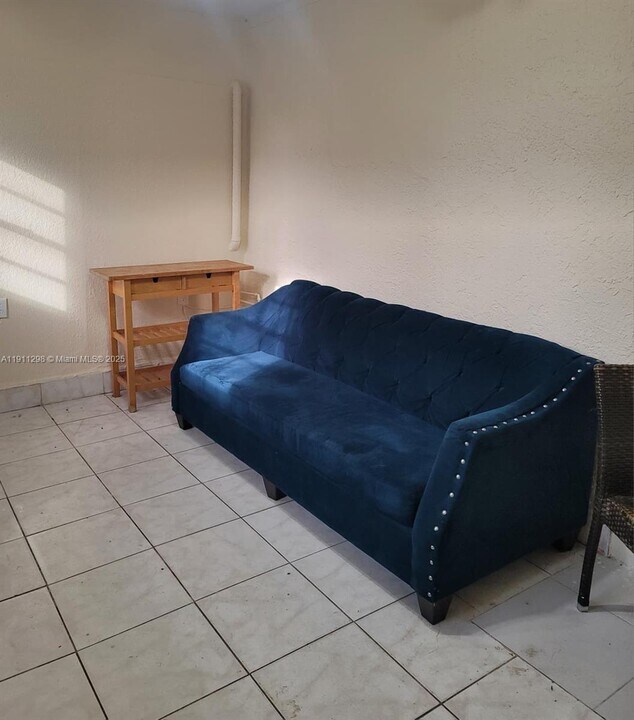 3680 NW 20th Ct in Miami, FL - Foto de edificio