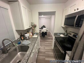 774 Columbus Ave, Unit 1 in Boston, MA - Foto de edificio - Building Photo