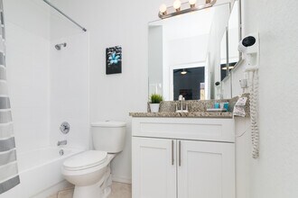 106 Miramar Ave in Davenport, FL - Building Photo - Building Photo