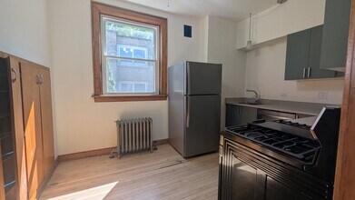 5707 N Campbell Ave in Chicago, IL - Building Photo - Building Photo