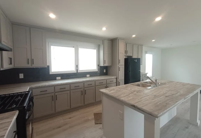 37266 Burrstone Ln in Lenox, MI - Building Photo - Building Photo