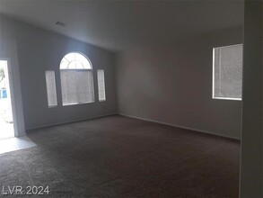 3814 Spruceview Ct in Las Vegas, NV - Foto de edificio - Building Photo