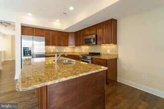 2332 Merseyside Dr in Woodbridge, VA - Foto de edificio - Building Photo