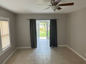2216 W Woodlawn Ave in Tampa, FL - Building Photo - Building Photo