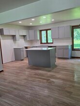 4465 N 147th St in Brookfield, WI - Building Photo - Building Photo