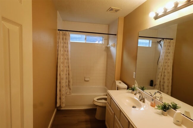property at 18927 Hikers Trail Dr