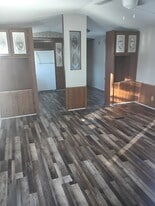 4-144 Basden Rd in Burgaw, NC - Building Photo