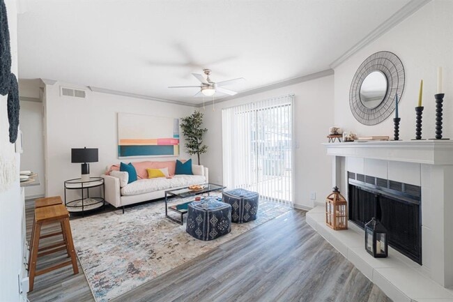 property at 200 Hollow Tree Ln
