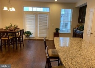 246 Cres Station Terrace SE in Leesburg, VA - Building Photo - Building Photo