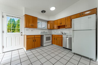 800 Leamington Ave in Wilmette, IL - Foto de edificio - Building Photo