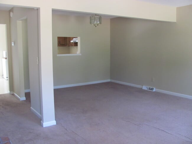11090 Watson Dr in Seneca, SC - Building Photo - Building Photo