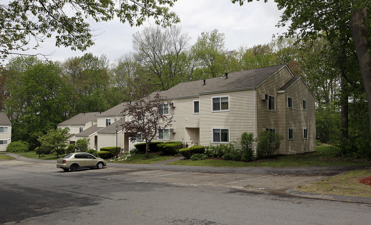 Wood Ridge Homes in North Andover, MA - Building Photo