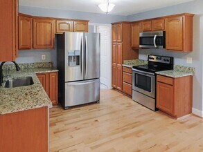 462 Buckler Dr in Lusby, MD - Building Photo - Building Photo