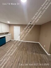 1447 N Main St in Mansfield, TX - Building Photo - Building Photo