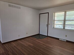 824 Dondee Dr in Manhattan, KS - Building Photo - Building Photo
