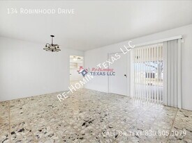 134 Robinhood in Kenedy, TX - Building Photo