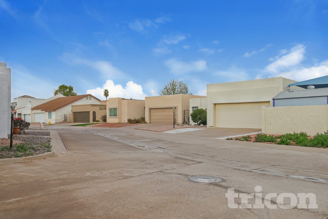 2044 S Don Carlos in Mesa, AZ - Building Photo