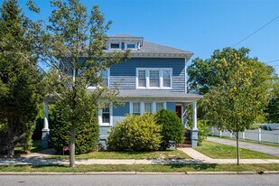 453 Beach Ave in Mamaroneck, NY - Building Photo