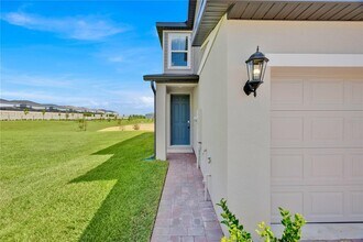 16382 Bird of Paradise Ave in Clermont, FL - Building Photo - Building Photo