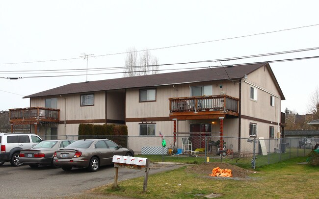 10603 Kendrick St SW in Tacoma, WA - Foto de edificio - Building Photo
