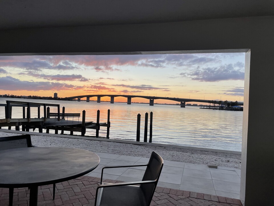 226 Golden Gate Point in Sarasota, FL - Building Photo