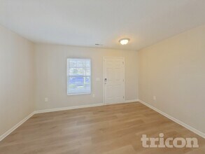 13809 Riding Hill Ave in Charlotte, NC - Building Photo - Building Photo