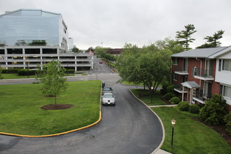 Hosbrook Manor in Cincinnati, OH - Building Photo - Building Photo