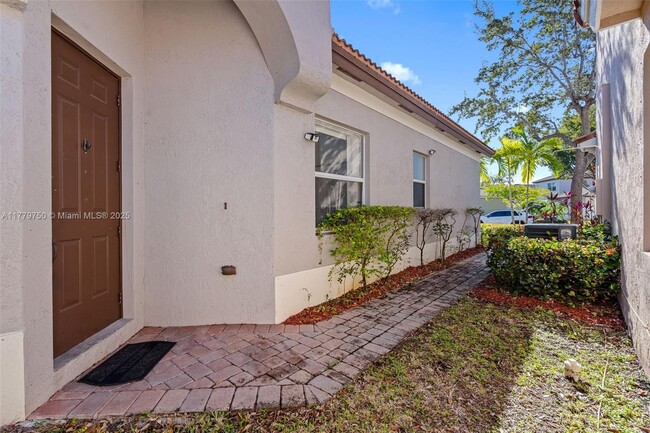 1270 NE 39th Ave in Homestead, FL - Building Photo - Building Photo