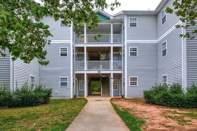 3710 Pardue Woods Pl in Raleigh, NC - Foto de edificio - Building Photo