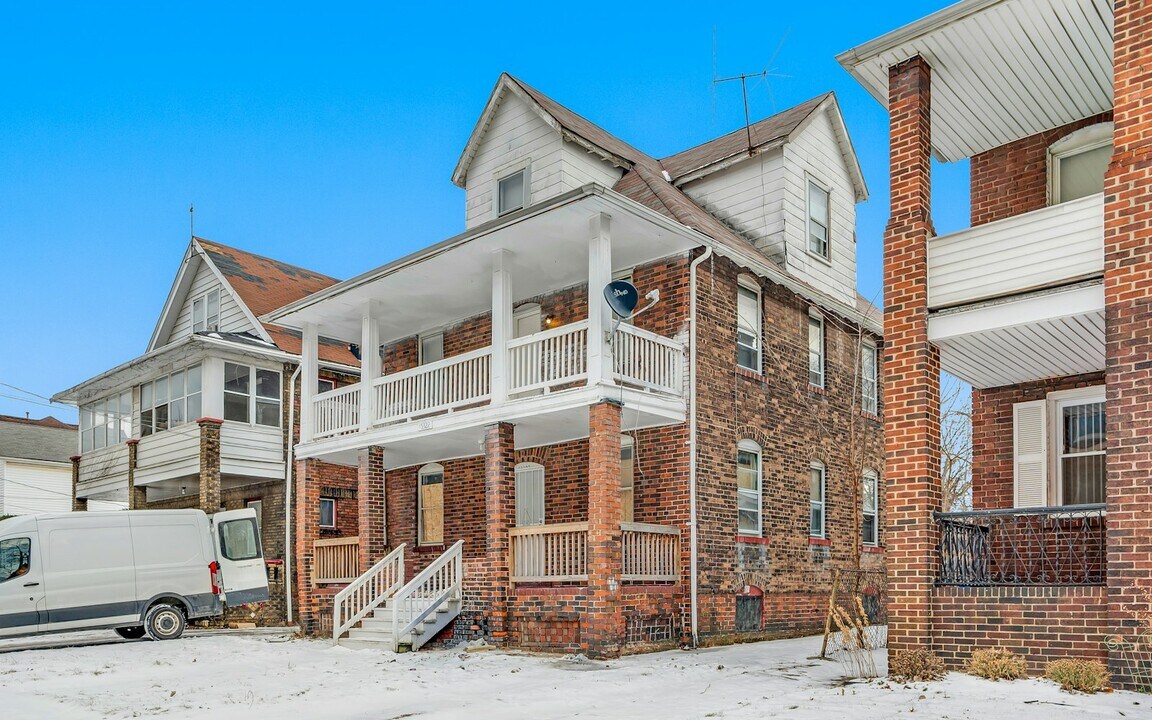 15322 Yorick Ave in Cleveland, OH - Building Photo