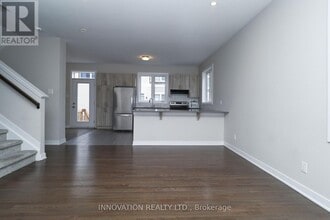 254 Surface Ln in Ottawa, ON - Building Photo - Building Photo