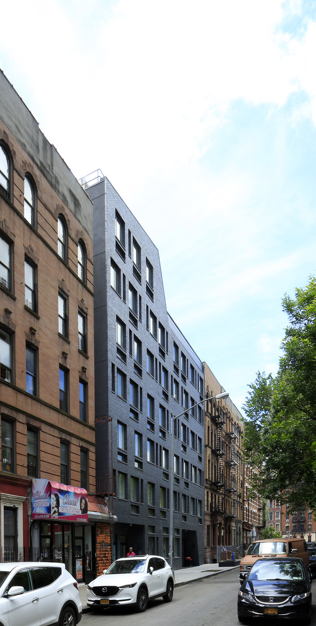 306 W 142nd St in New York, NY - Building Photo - Building Photo