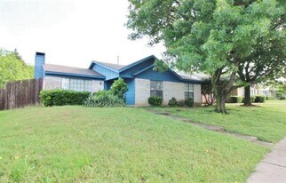 1019 Cedar Run Dr in Duncanville, TX - Building Photo