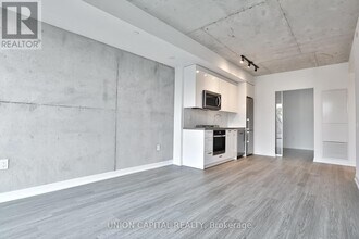 195 McCaul St in Toronto, ON - Building Photo - Building Photo