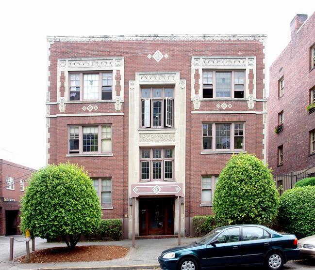 The Iris Apartments in Seattle, WA - Foto de edificio - Building Photo