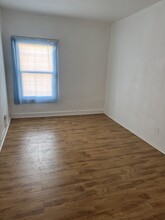 256 W Florence Ave, Unit 203 in Los Angeles, CA - Building Photo - Building Photo
