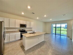 1841 Pleasant Maple Ct in Bradenton, FL - Building Photo - Building Photo