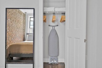 118 E 7th St, Unit 1E in New York, NY - Building Photo - Building Photo