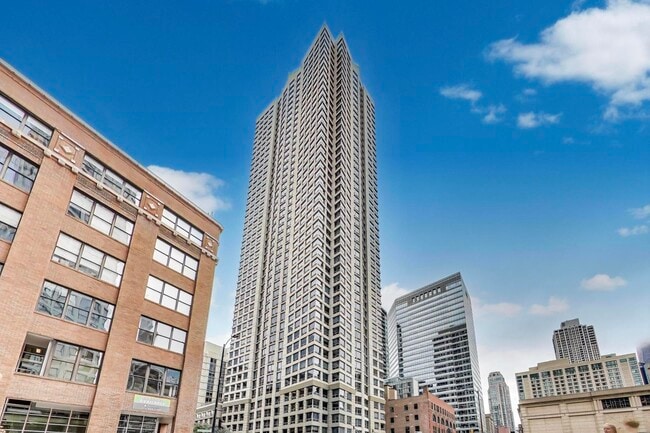 440 N Wabash Ave in Chicago, IL - Building Photo - Building Photo