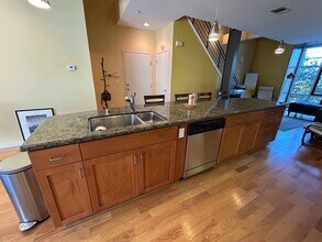 1257 66th St in Emeryville, CA - Building Photo - Building Photo