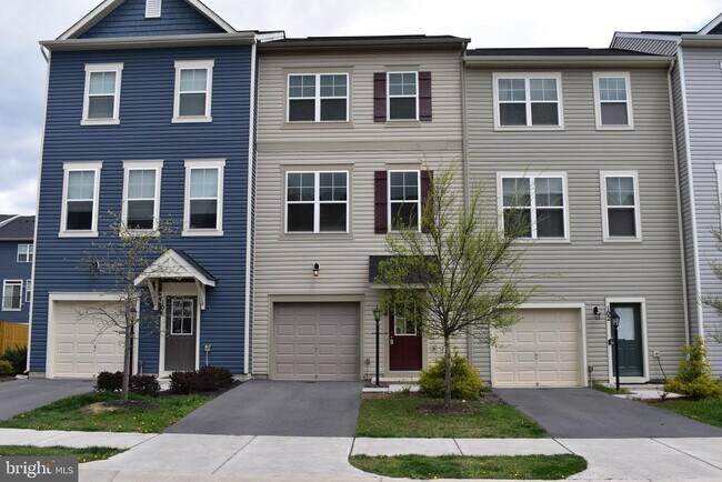 property at 104 Jitterbug Wy