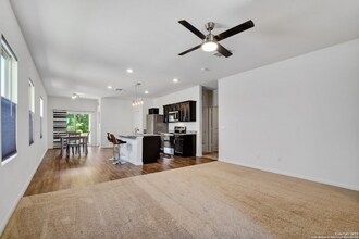 12716 Cygnus in San Antonio, TX - Foto de edificio - Building Photo