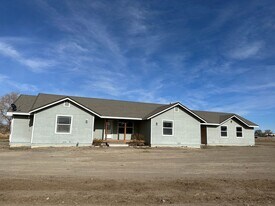 1350 Brush Dr in Fernley, NV - Building Photo