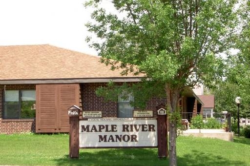 Maple River Manor in Enderlin, ND - Foto de edificio